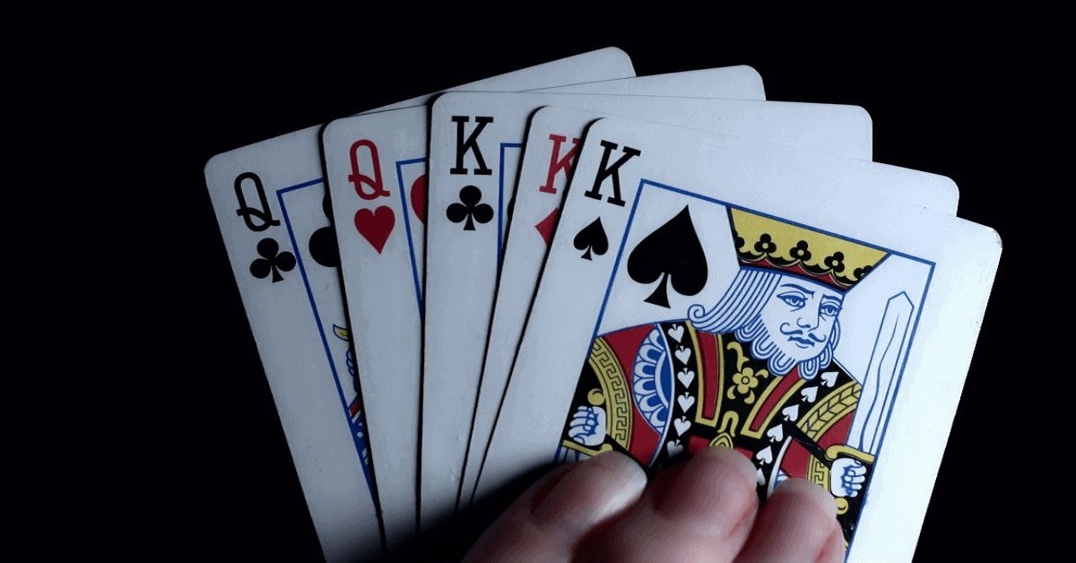 Cù Lũ Là Gì Trong Game Bài Mậu Binh Và Poker?